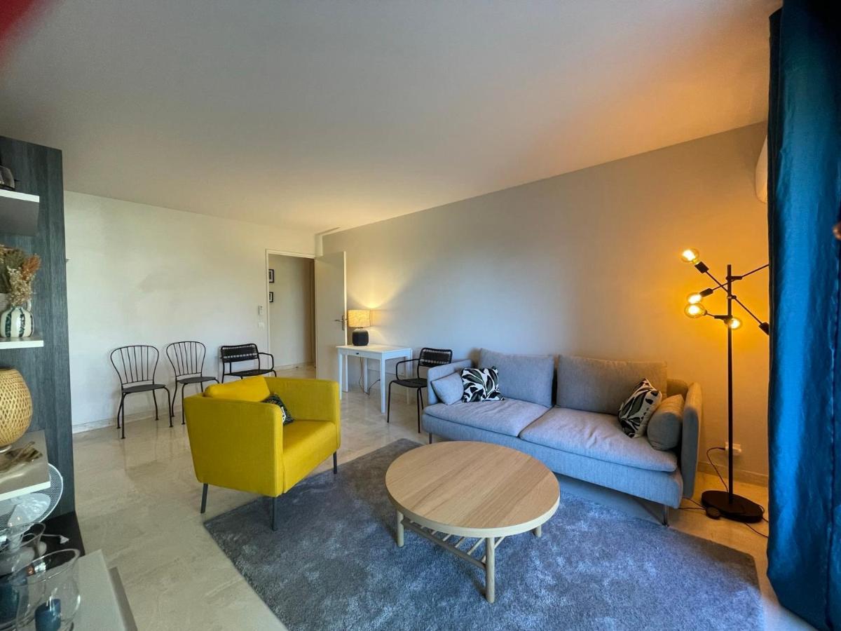 C012-appartement Confortable Avec Piscine, Tennis Et Grand Parc Appartement Cannes